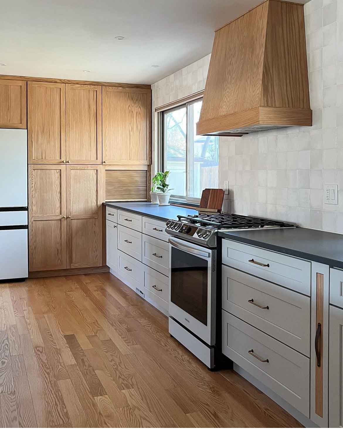 What Color Go With Black Countertops?