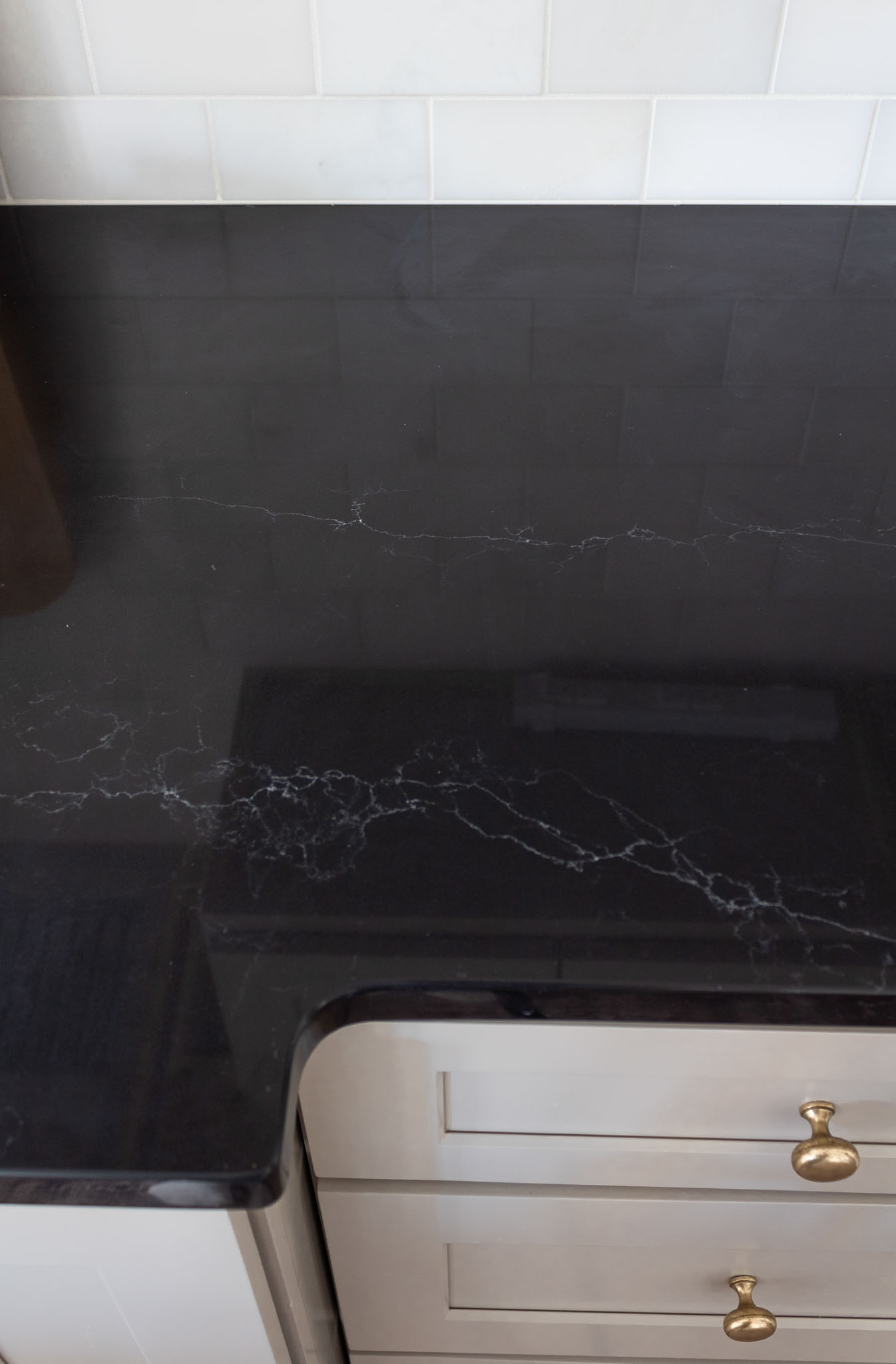 The Best Quartz Countertops That Look Like Marble!