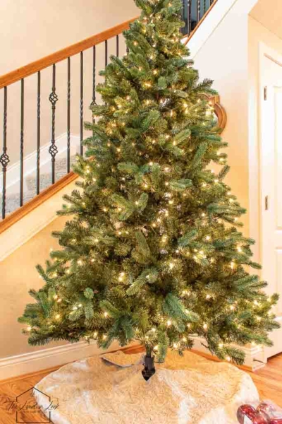 How to Decorate a Christmas Tree Like a Designer - The Lived-in Look